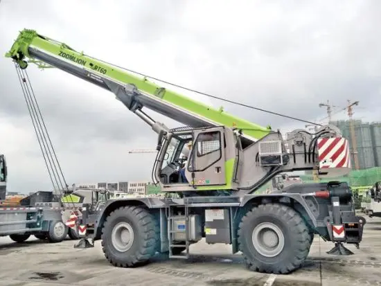 Zoomlion RT55 50 Ton Mobile Crane 4-Wheel Construction Truck Rough Terrain Capability Gearbox Engine Pump Gear Motor Bearing