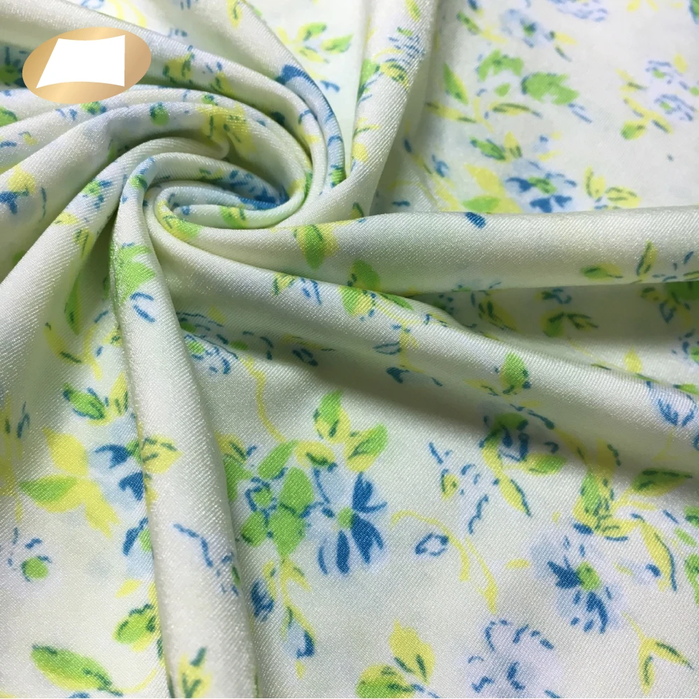 Трилобальная яркая нейлоновая ткань с принтом цветков