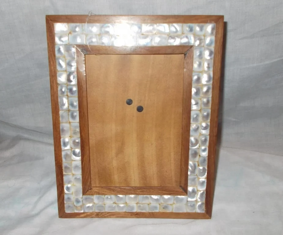 
 Посеребренная фоторамка из смолы  