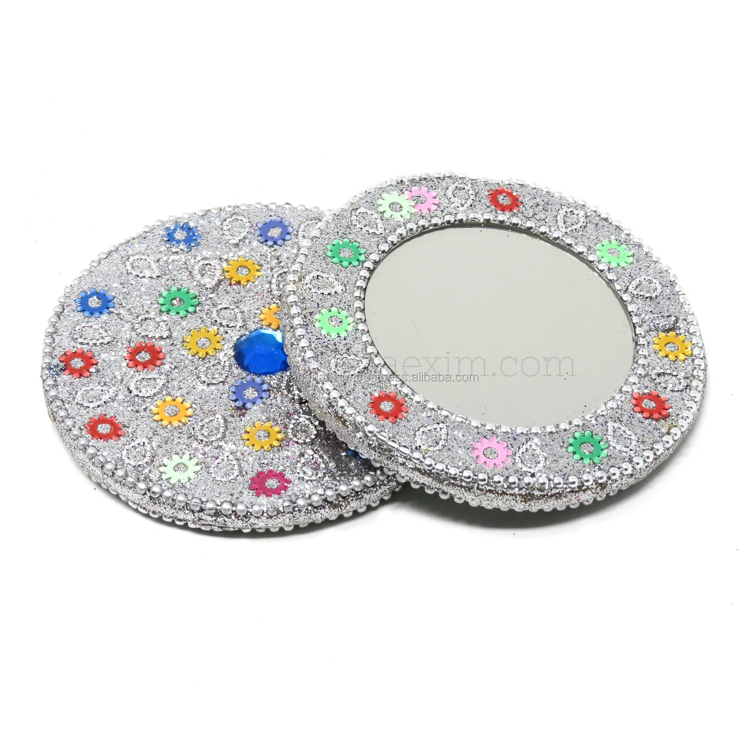 Amazon.com: Baskety Womens Pocket Size Metal Double-Sided Magnifing Compact  Mirror with Clasp-Assorted Brass Style Embellished Rhinestone  Designs(Random Style) (Pack of 1, Framed, Tabletop Mount, Round) : Beauty &  Personal Care