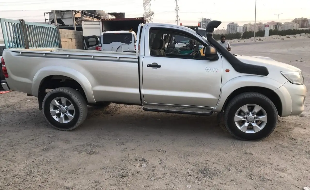 second hand toyota hilux 4x4 diesel