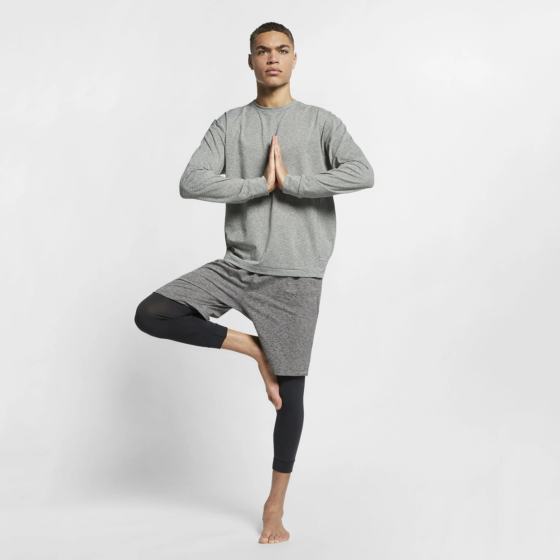 最新设计男士瑜伽服宽松短款健身房2020健美慢跑者定制品牌锻炼汗水短