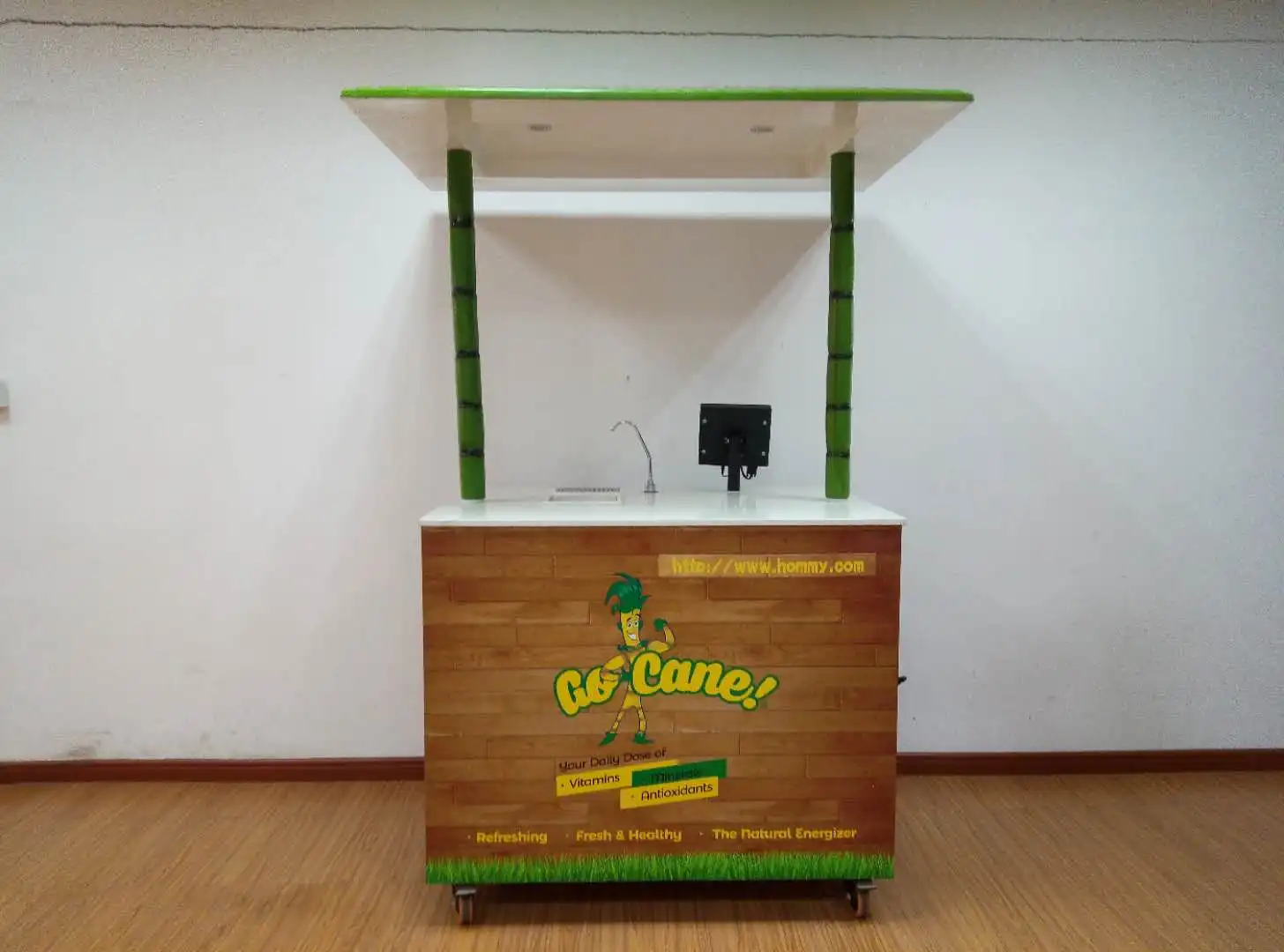 Sugarcane Juicer Crusher Extract Machine with Chiller and Quantitative Calculation China Factory Price