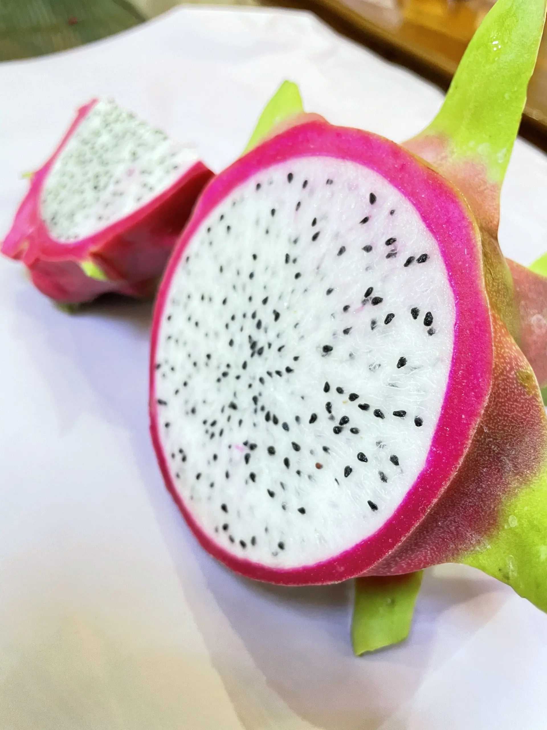 新鮮な赤いドラゴンフルーツ 白いドラゴンフルーツ直接ベトナムの農場卸売価格豊富な栄養無料税 Buy 新鮮な赤ドラゴンフルーツ送料税 レッドドラゴン フルーツパウダー ドラゴンフルーツベトナム レッドドラゴンフルーツ ドラゴンフルーツサプライヤー 冷凍ドラゴン