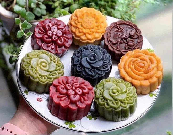 Mid Autumn Cake Vietnamese Food Mooncake Snow Skin Moon Cake Ms Anna Buy Mid Autumn Cake Vietnamese Mooncake Snowskin Mooncake Product On Alibaba Com