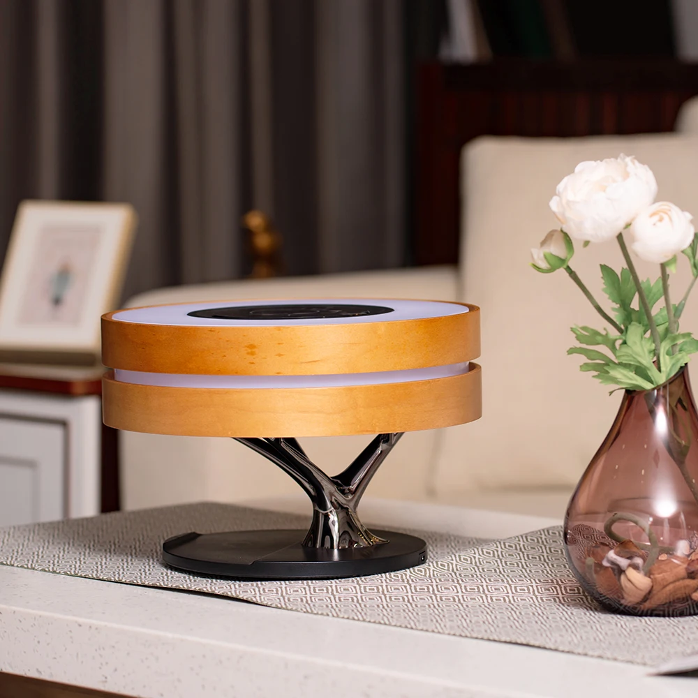 Популярный дизайн 2021, многофункциональная Светодиодная лампа 4 в 1, настольный ночник, беспроводное зарядное устройство с динамиком BT, часами