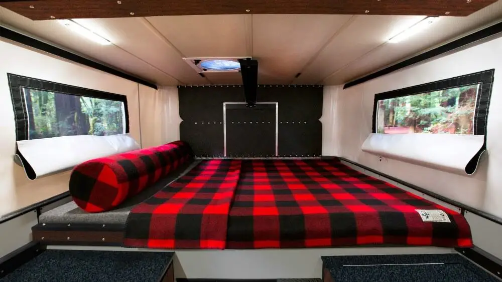 2025 New Luxury Aluminium 4x4 Pop up Pick-Up Truck Camper LED Lights Slide-in Kitchen Outdoor Travel Trailer Camping Moveable