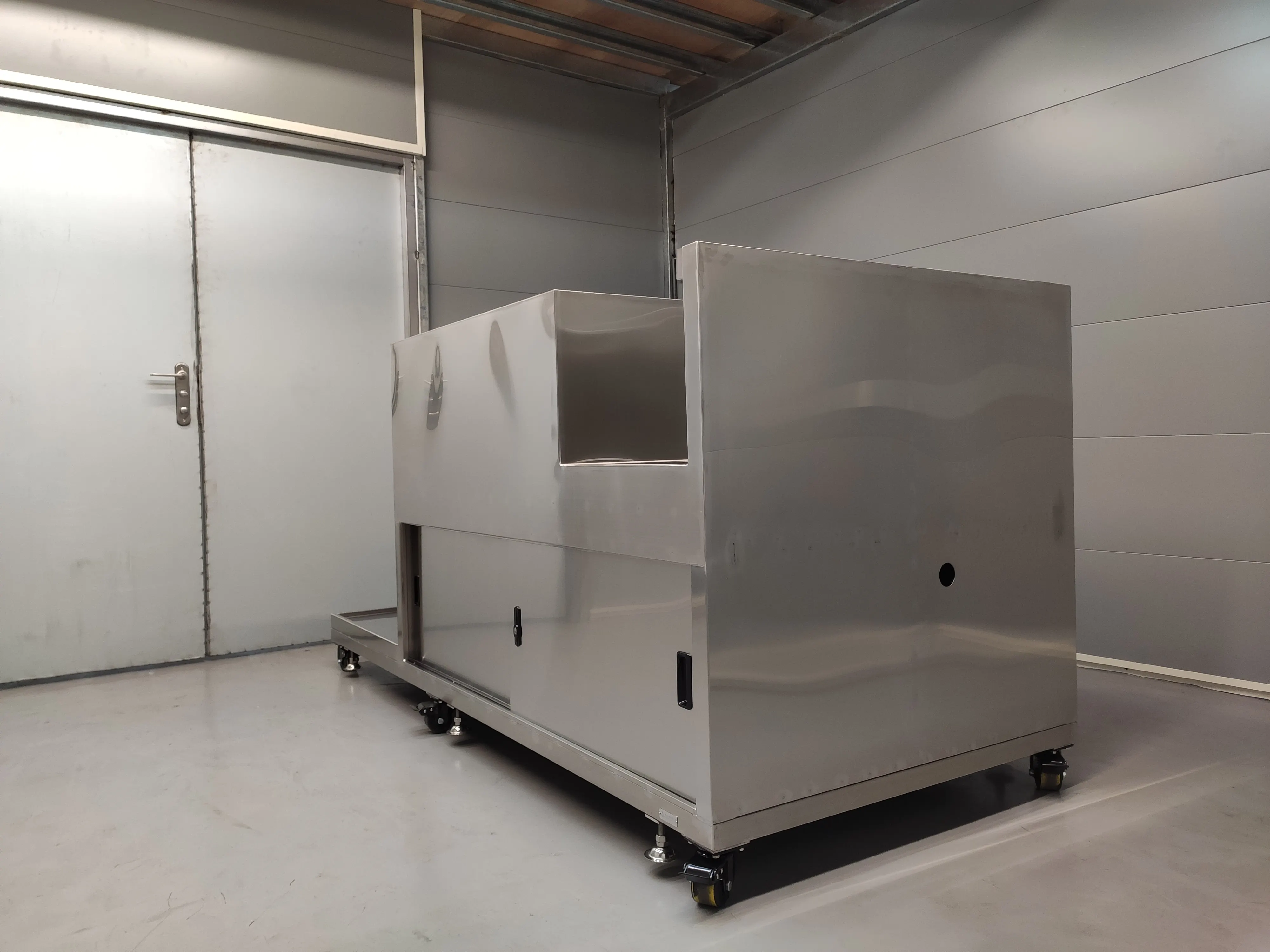 Шкаф для хранения столовой посуды из нержавеющей стали