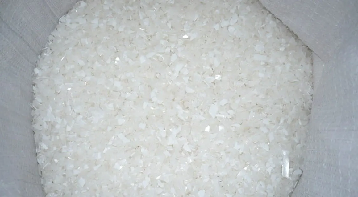 PET FLAKE 63738.jpg