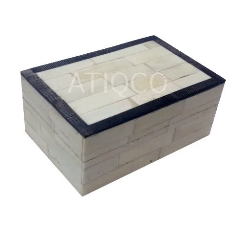Hot Selling High Quality Smart Wooden Box Natural Bark Mango Wood With Lid Round Shape Lacquered Ethnic Design | Vintage Look