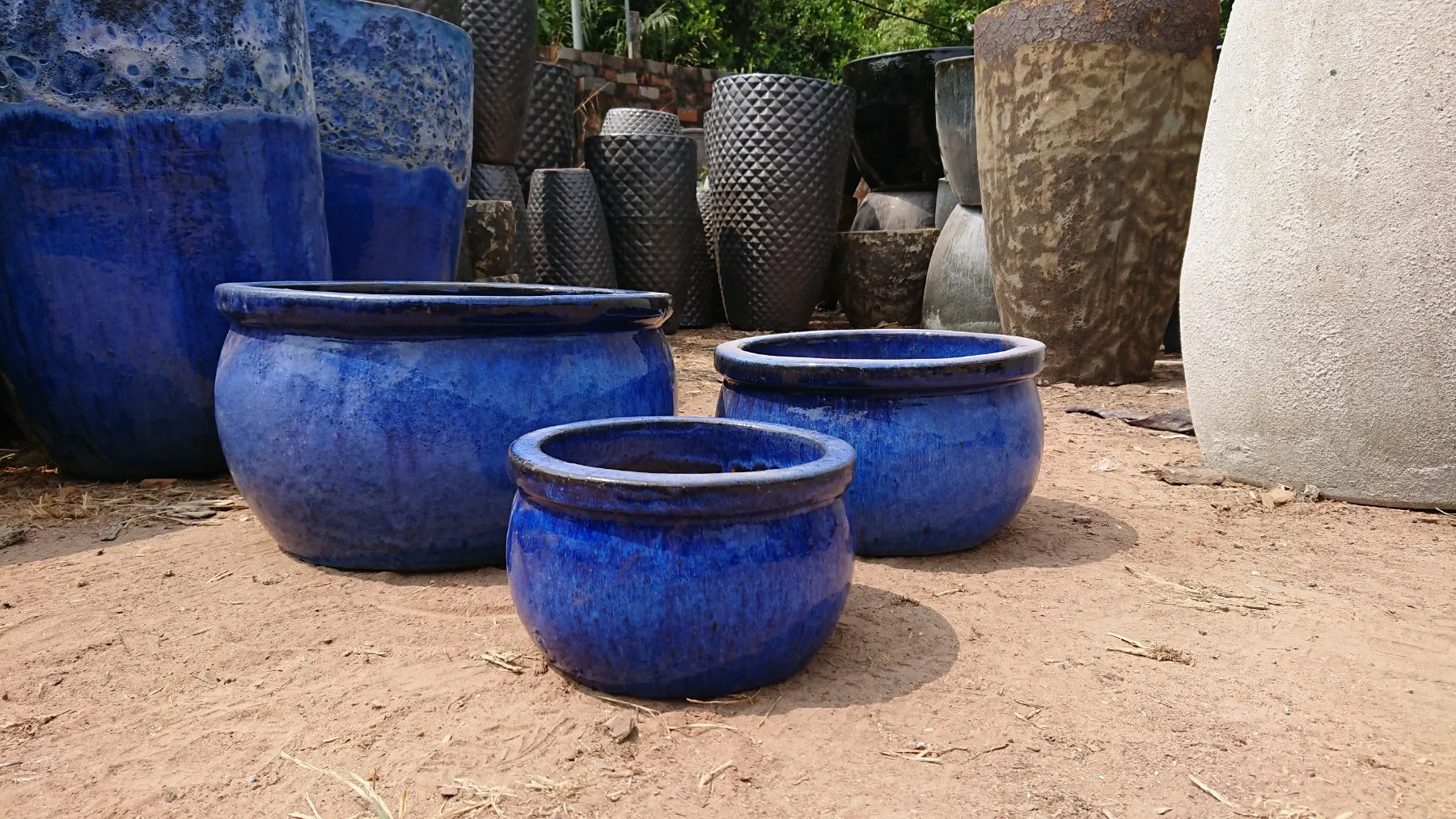 Available Stock / Blue Round Glazed Ceramic Outdoor Pots/ Vietnam Pottery Buy Flower Pots