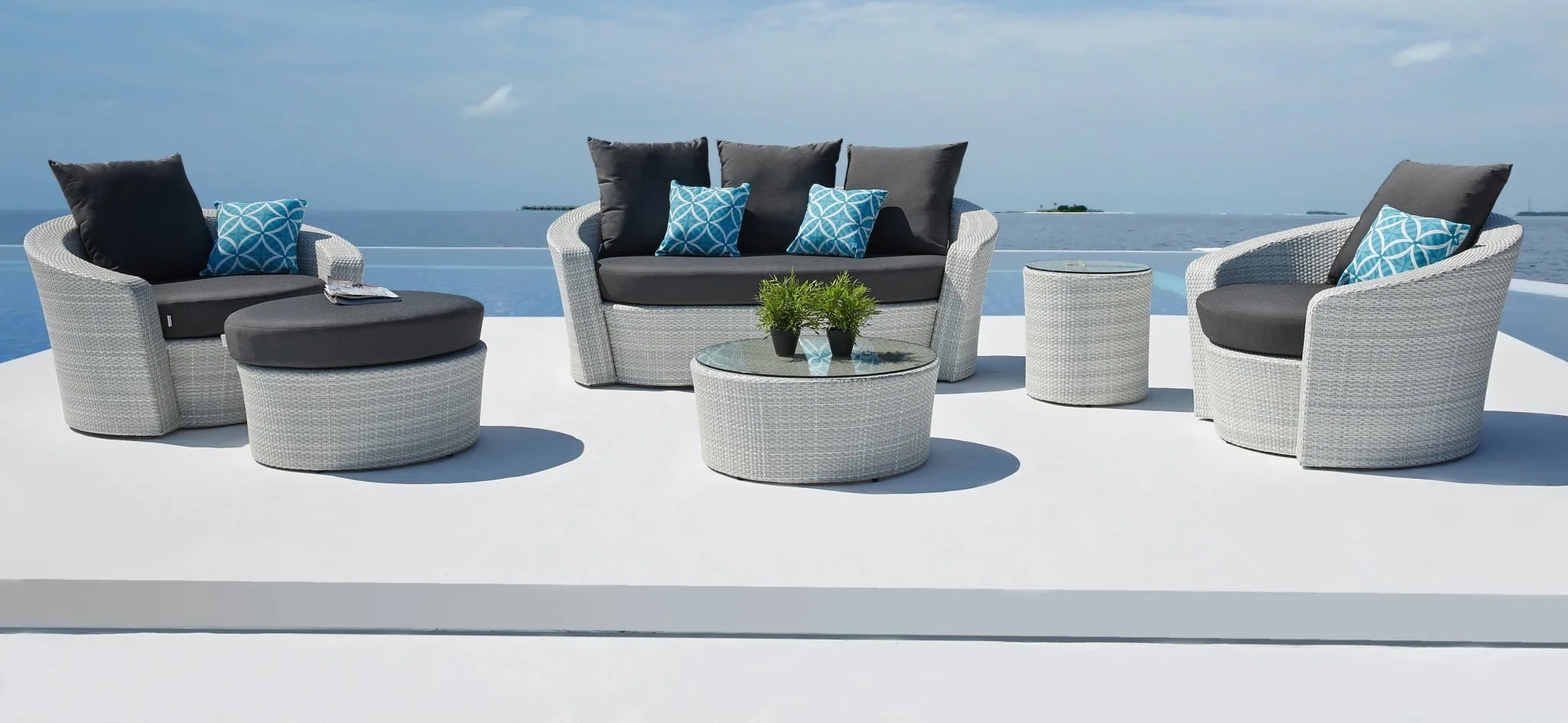 Poly Rattan Garden Patio Furniture Set Waterproof Modern Rattan Garden