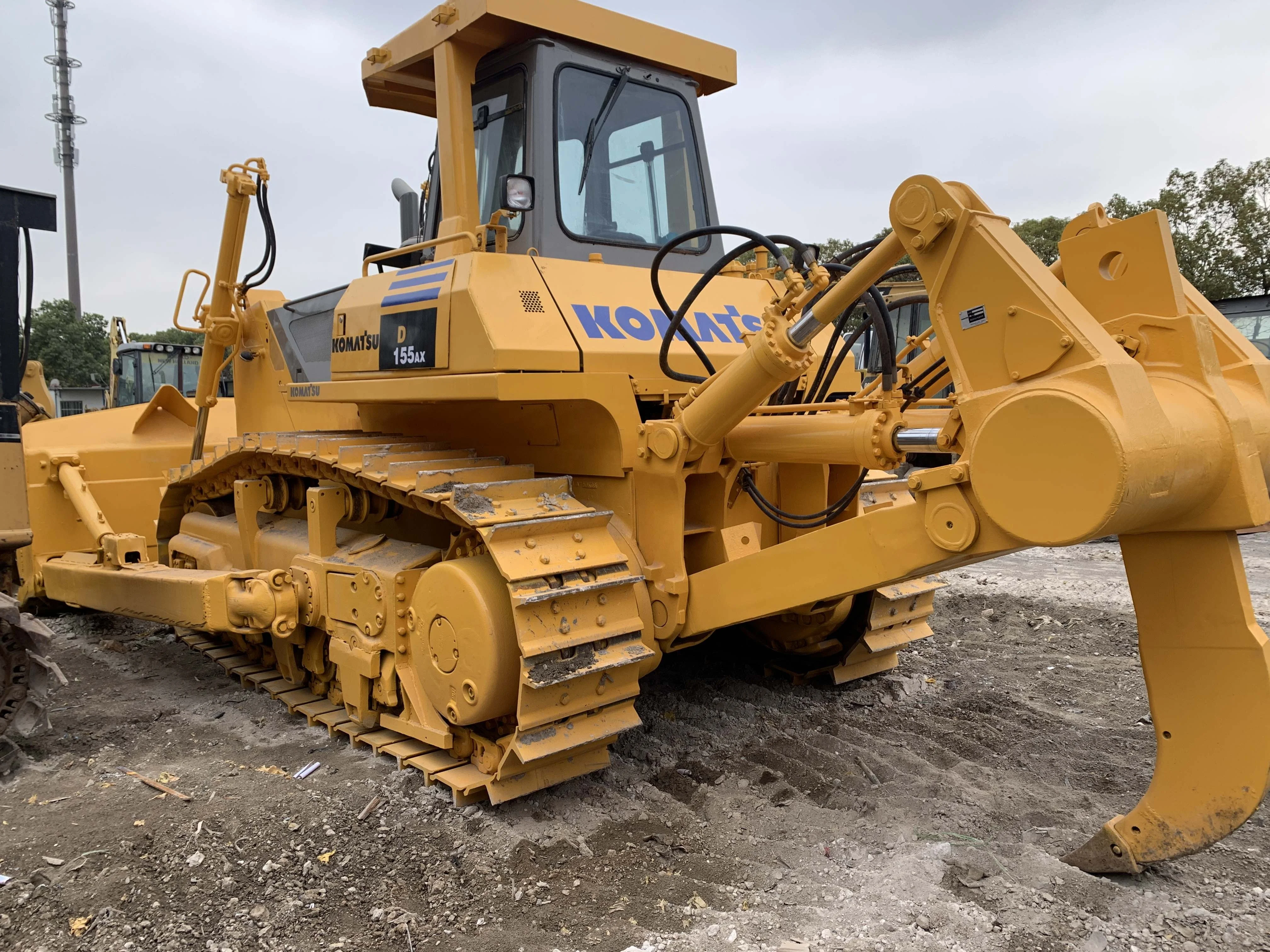 中古コマツD155AX-5ブルドーザーコマツSA6D104Eエンジン