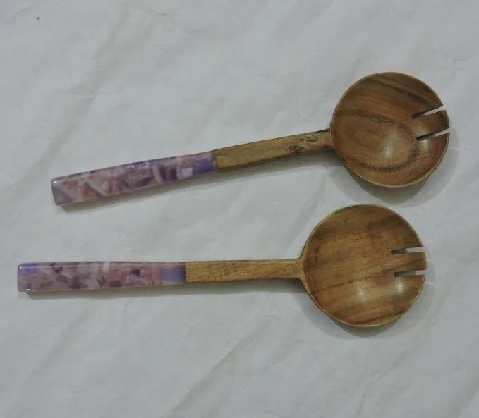 Ложка из дерева акации с разноцветной ручкой из смолы