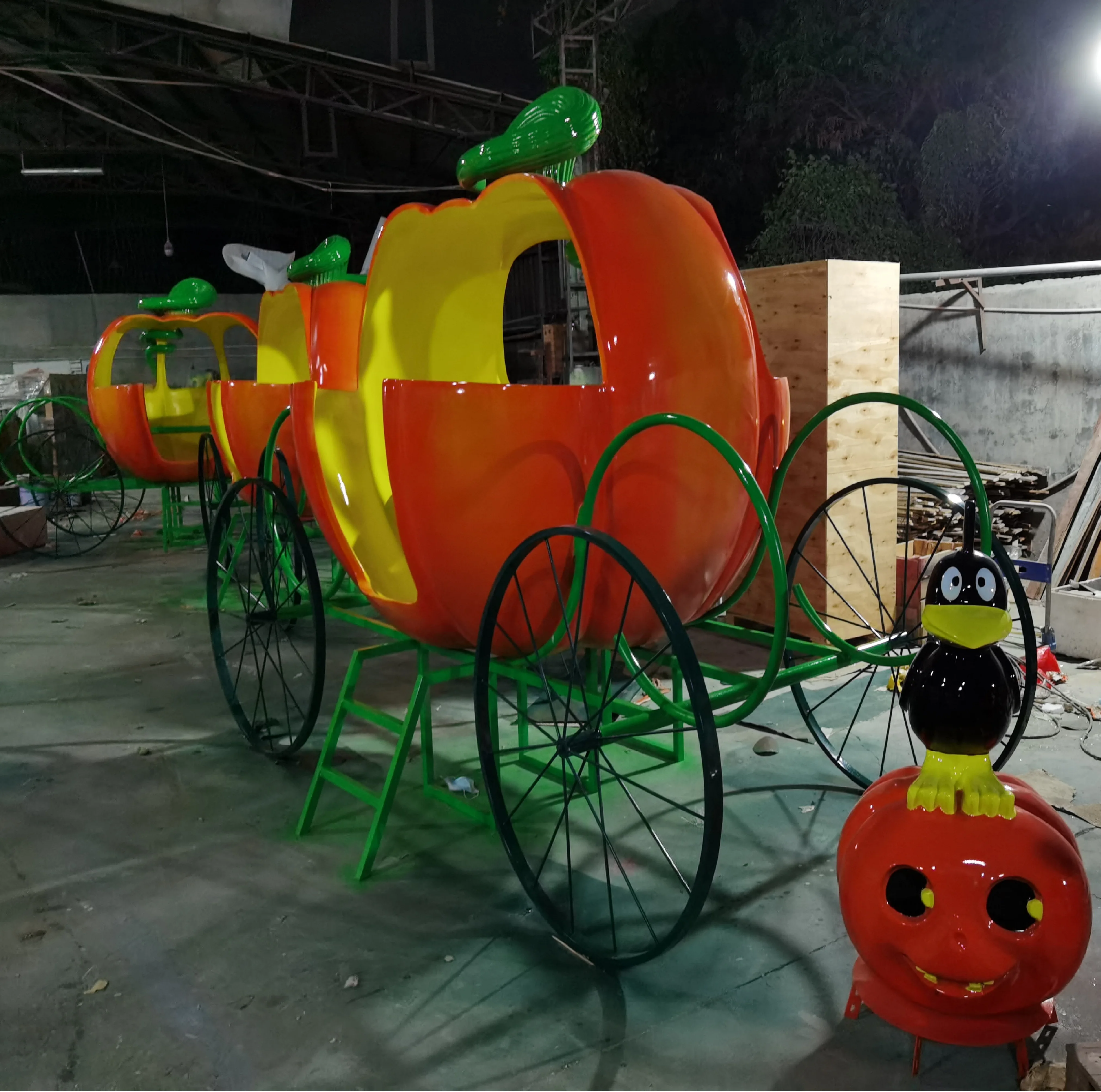 Life Size Pumpkin Carriage Fiberglass Decoration for Outdoor