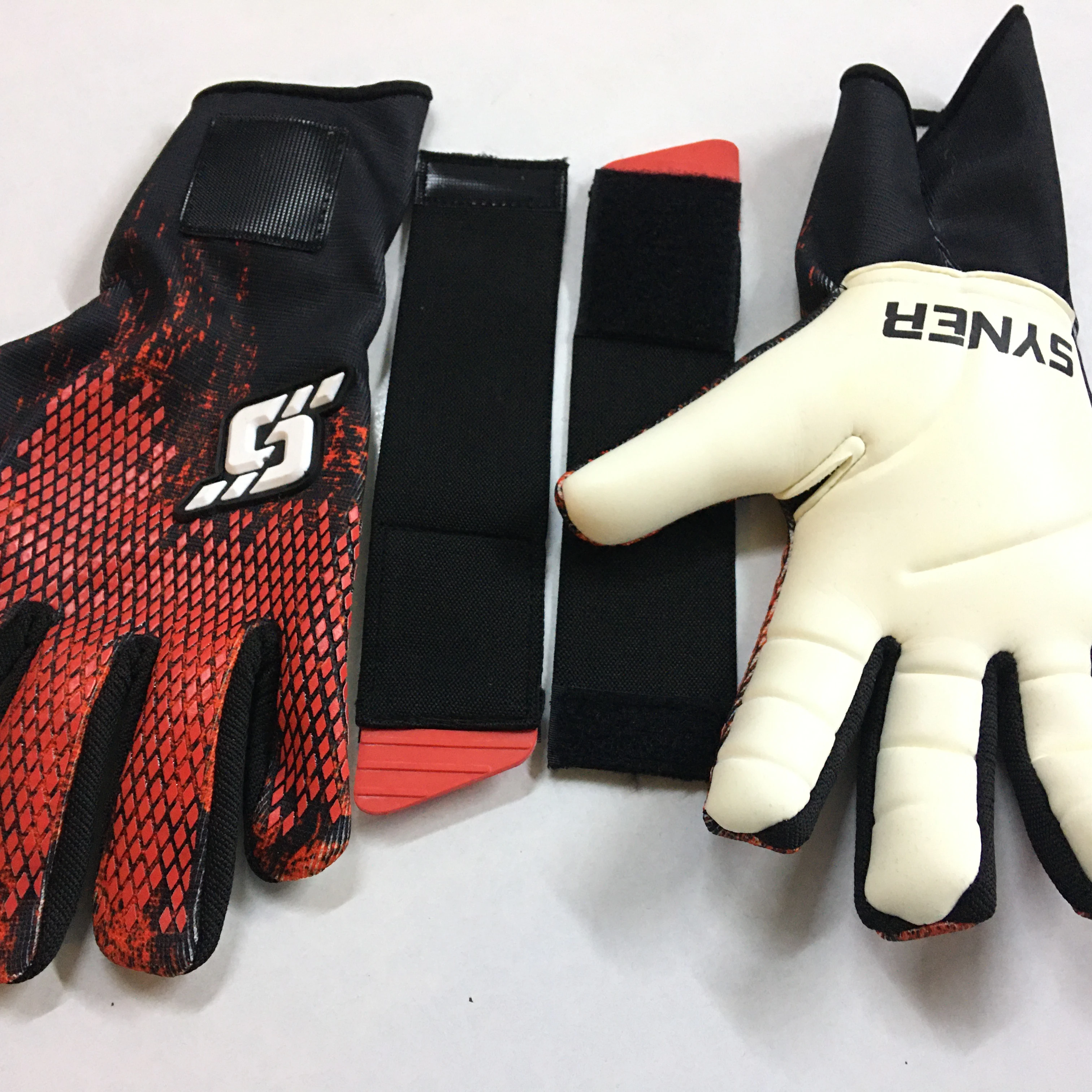 Goalkeeper Gloves Size 10 4mm Giga Latex Negitive Cut 