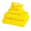 Amarillo intenso.