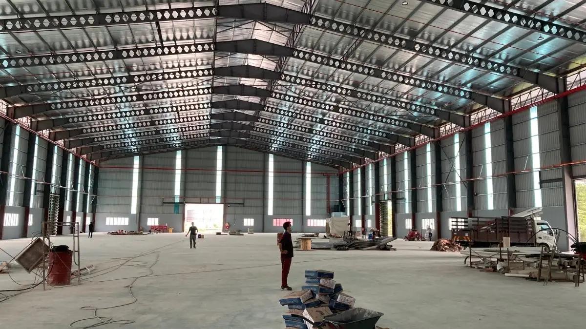 Adjustable Darren Extension Solid Wood Dining Table Perfect For