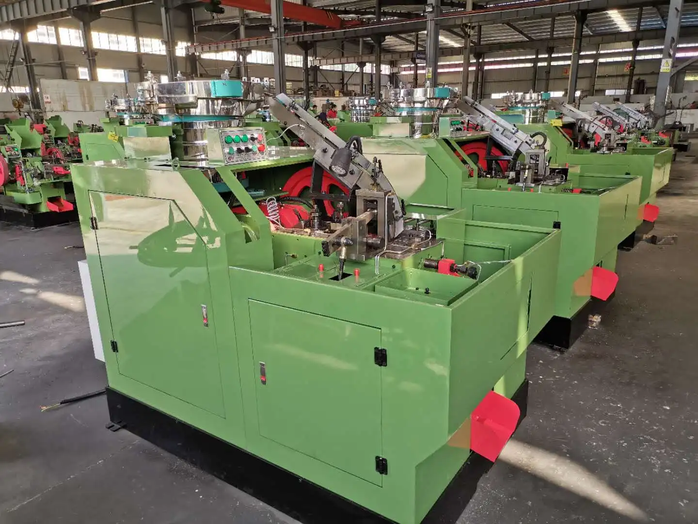 Полностью автоматическая Резак Пресс-формы для сложных винтов и столбов, формовочная машина для холодной резки