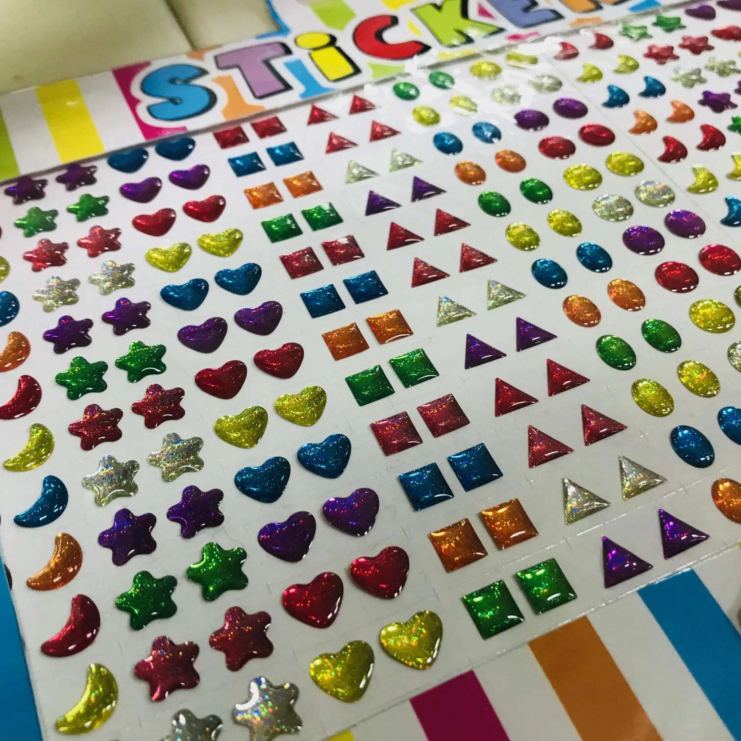 Оптовая продажа 143 пар большой набор милые декоративные эпоксидные серьги Набор наклеек с Диснеем и проверенной фабрикой NBCU