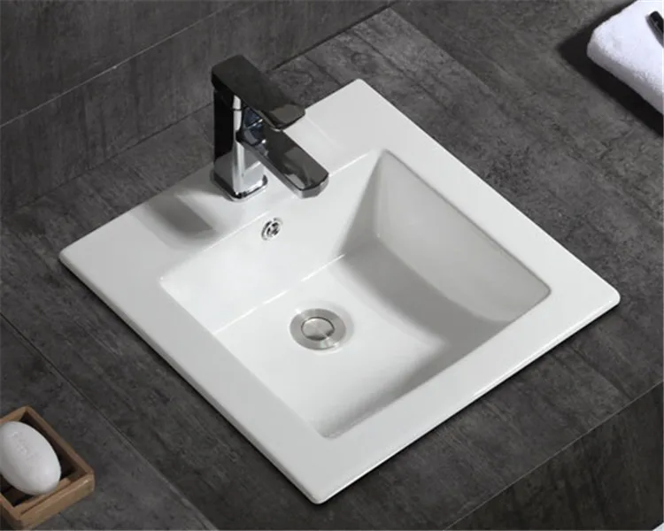 Kabanyo Maliit na Kwadrado Klasiko Kabayo Lava Basins