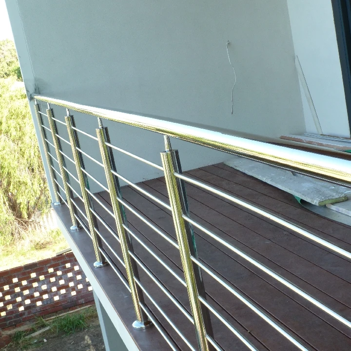 Fence Handrail Rod High Quality Cheap Price Steel Railing Design Metal Iron Grill Design Wood Railing for Balcony 10meters DBM