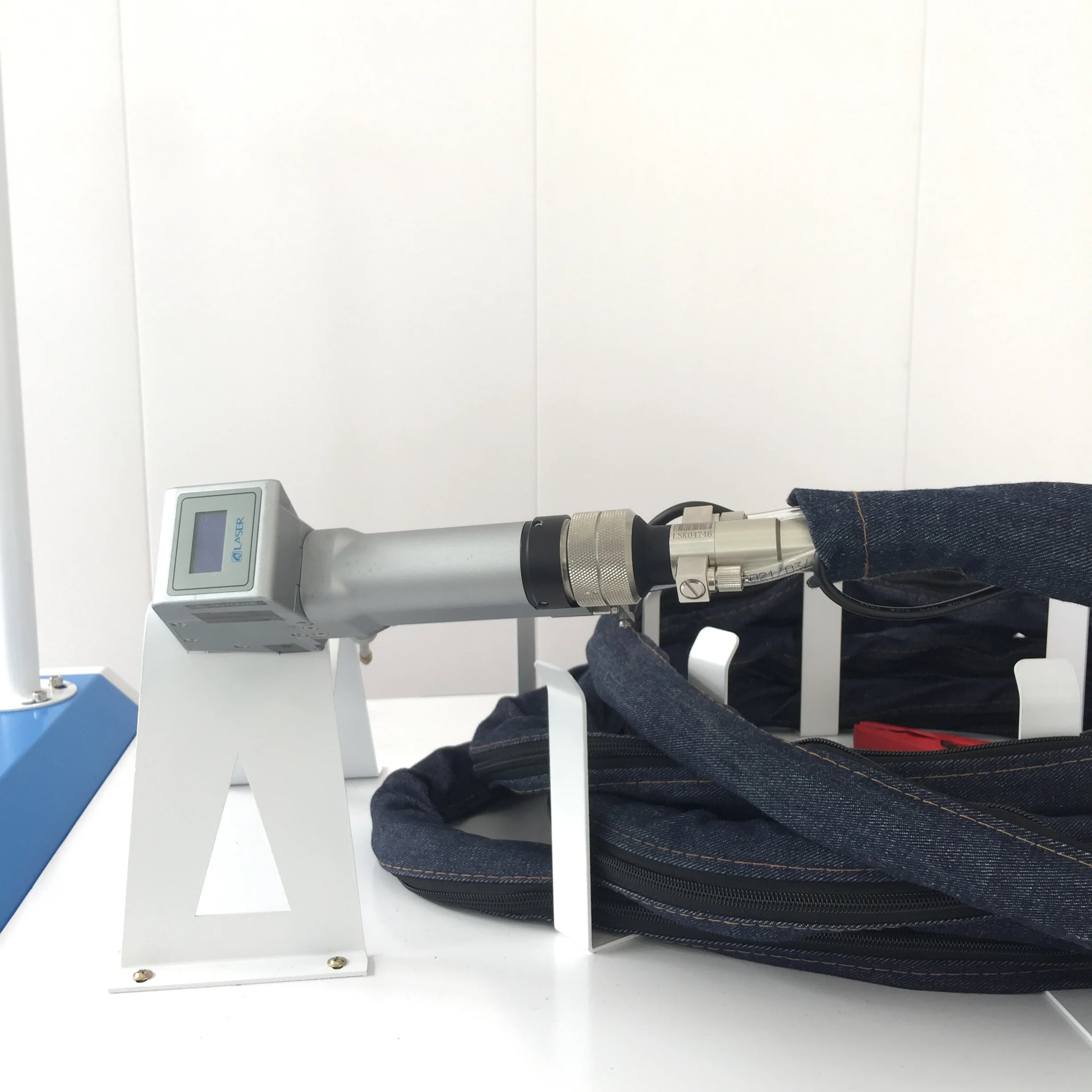 1000w 1500w 2000w 3000w Hand Held Fiber Handheld Laser Welder Welding Machine for Metal Aluminum details
