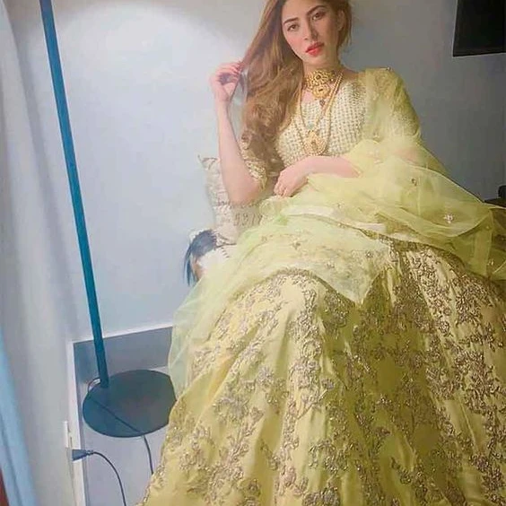 結婚式のためのクリスタルガラスビーズ石の仕事で装飾されたデザイナーの重いインド パキスタンの美しいlehengaトップドレス Buy インド パキスタンの伝統的なブライダルドレス インドの花嫁のウェディングドレス 美しいパキスタンのウェディング 結婚式のためのクリスタルガラスビーズ石の仕事で装飾されたデザイナーの重いインド パキスタンの美しいlehengaトップドレス Buy インド パキスタンの伝統的なブライダルドレス インドの花嫁のウェディングドレス 美しいパキスタンのウェディング