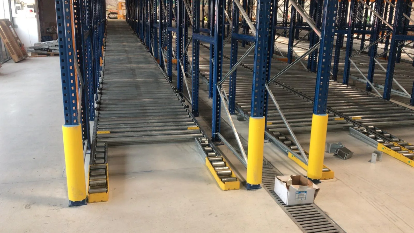 Extra Quality Factory Prices Powder Coated Steel S235jr Pallet Flow