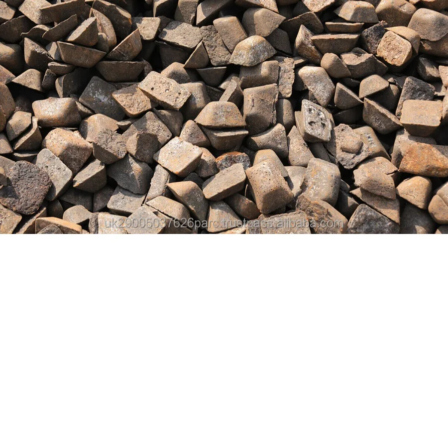 Чугун экспорт. Чугун в чушках в портах. Экспорт чугуна. Погрузка чугуна в чушках. Чугунные чушки навалом.