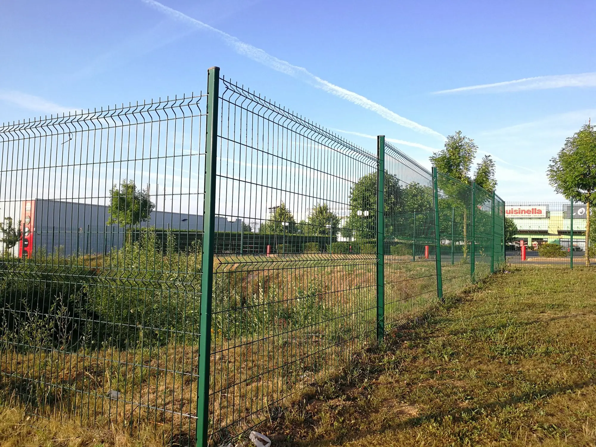 product cheap price factory sale wrought iron decorative powder coated welded wire mesh fence panels 3d folds wire mesh fence-14