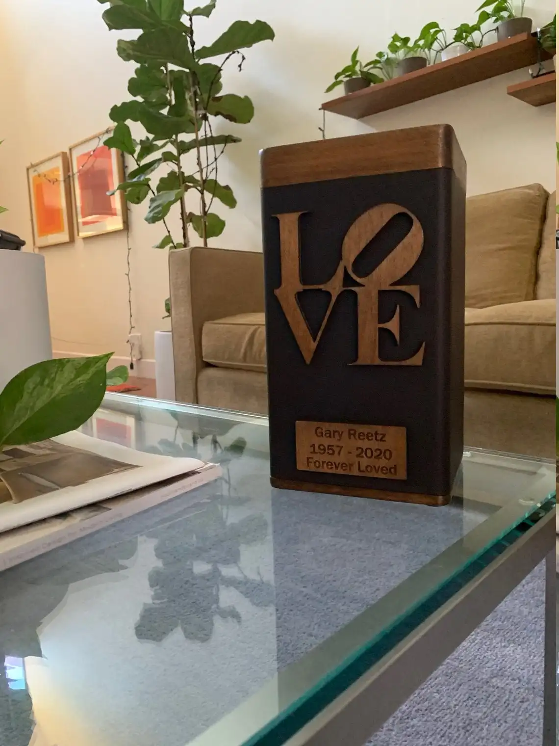 Стильная урна для кремации в коробке в элегантной деревянной отделке с пользовательской крышкой идеально подходит для ухода за взрослыми воспоминаниями