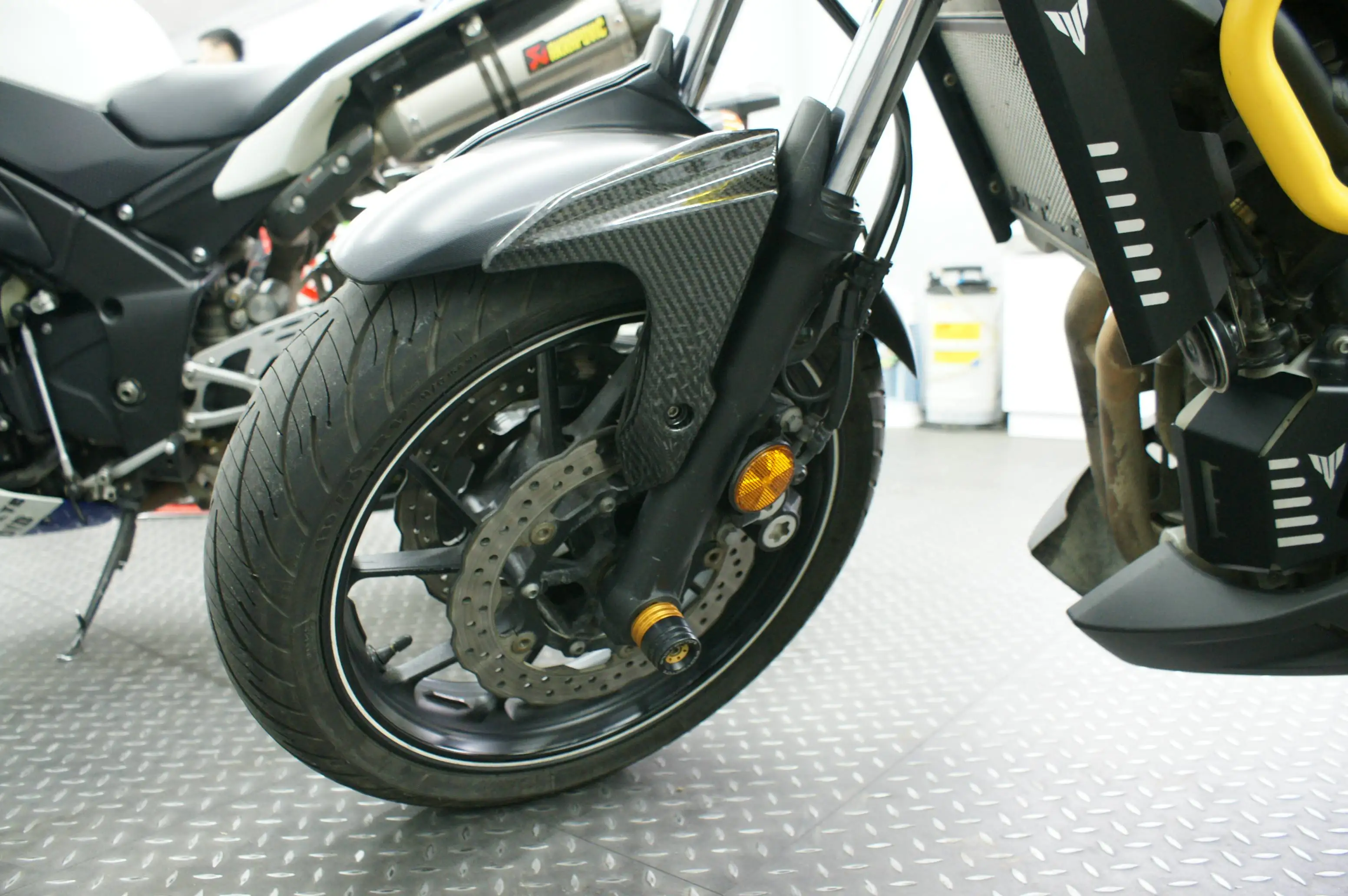 
 MOS углеродного волокна переднее крыло сбоку планки для мотоциклу Yamaha MT-07 / FZ-07 (2013-2017)  