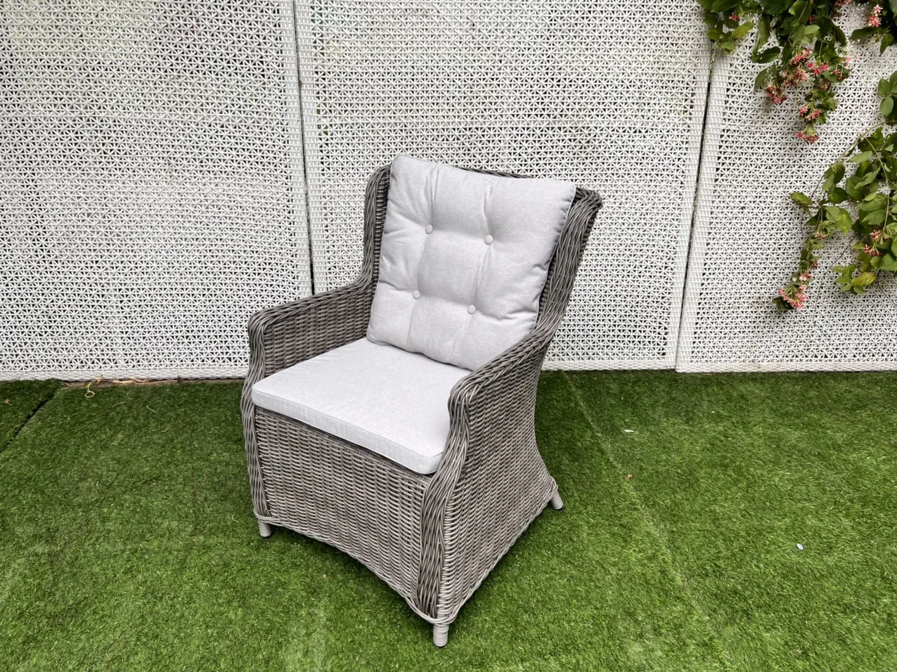 Hot Design Dining Set with 6 Chairs  VALENTINO Luxury Dining Set for Garden Patio Royal Style Dining Garden Set From Vietnam