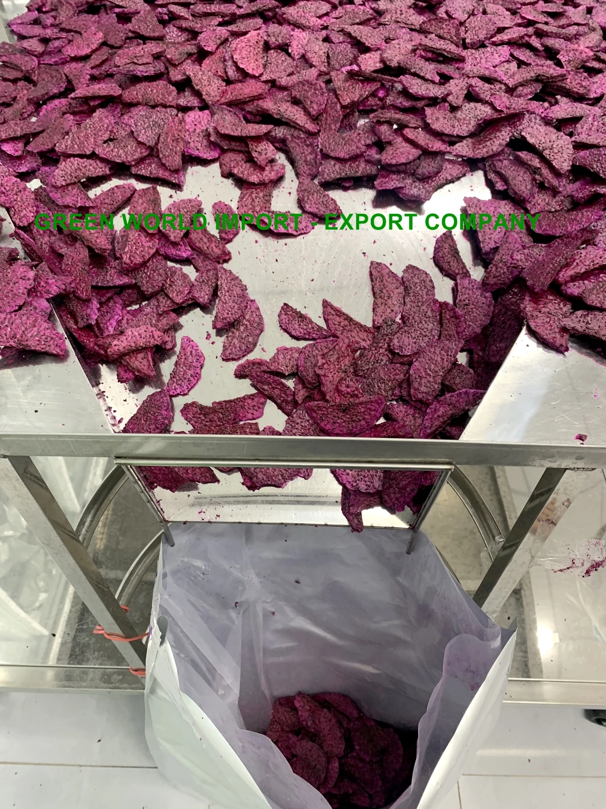 Dried Crispy Dragon Fruit Vietnam Red/white Pitaya Best Price For