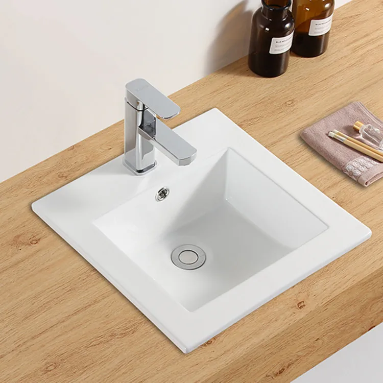 Kabanyo Maliit na Kwadrado Klasiko Kabayo Lava Basins
