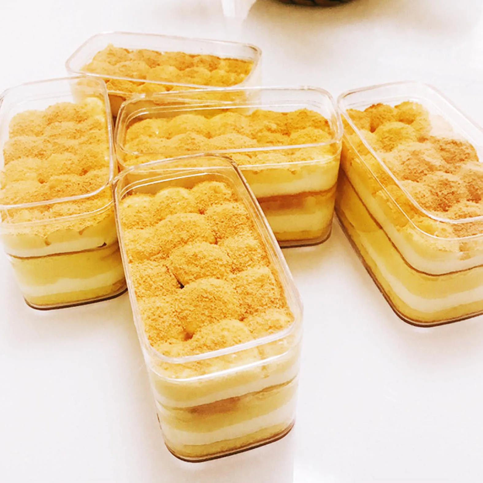 High Quality 350ML Transparent Cake Plastic Food Container Box Sealed Food Candy Dessert Plastic Cake Box