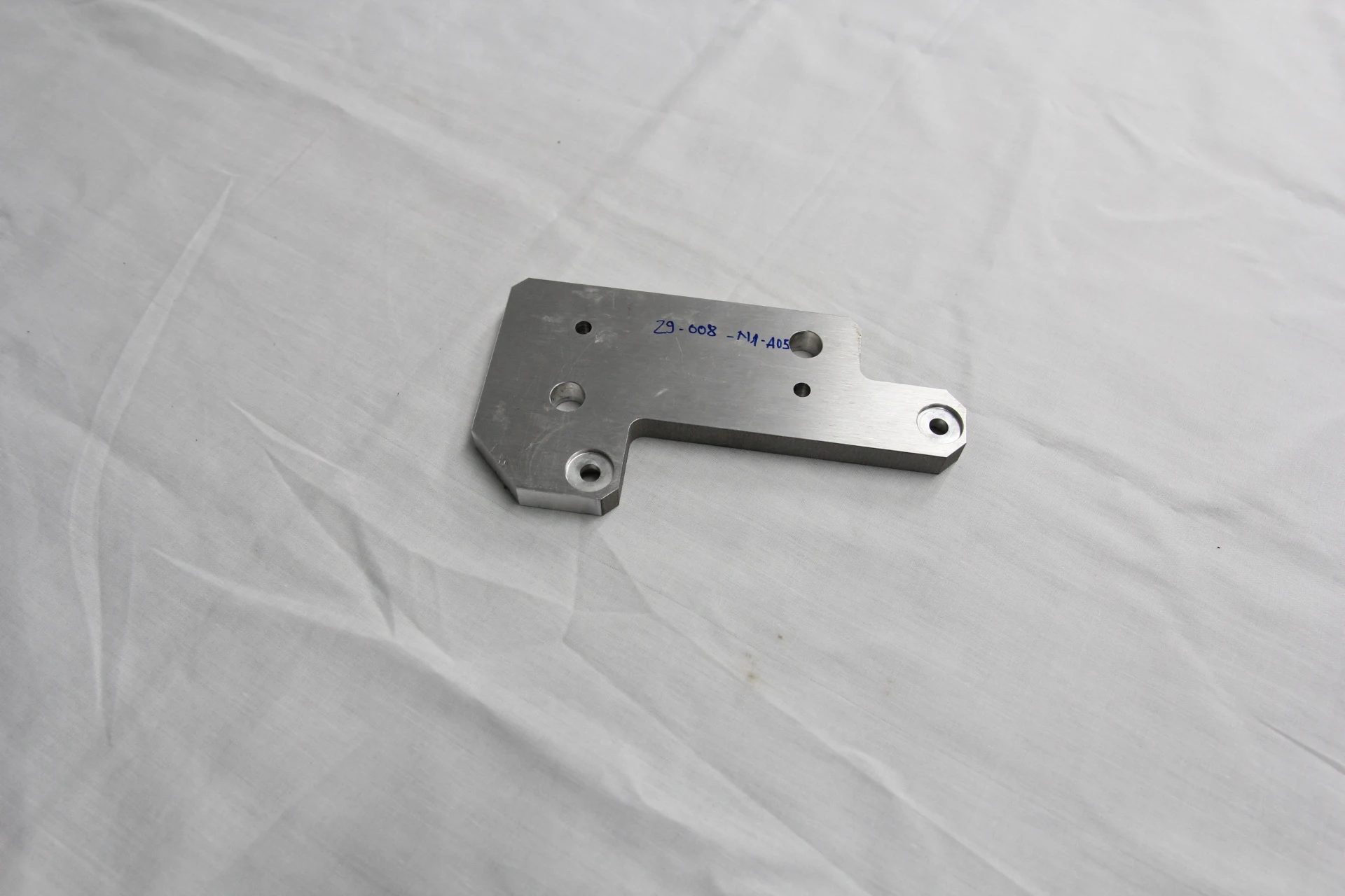 Precision Custom CNC Machining Services for Metal Aluminum Components Factory Supplier Offers Lathe Turning Milling Broaches