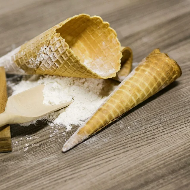 Конусы для мороженого премиум-класса цветное издание Выберите свой цвет AURELIANO H.145 - D.56 GELATO