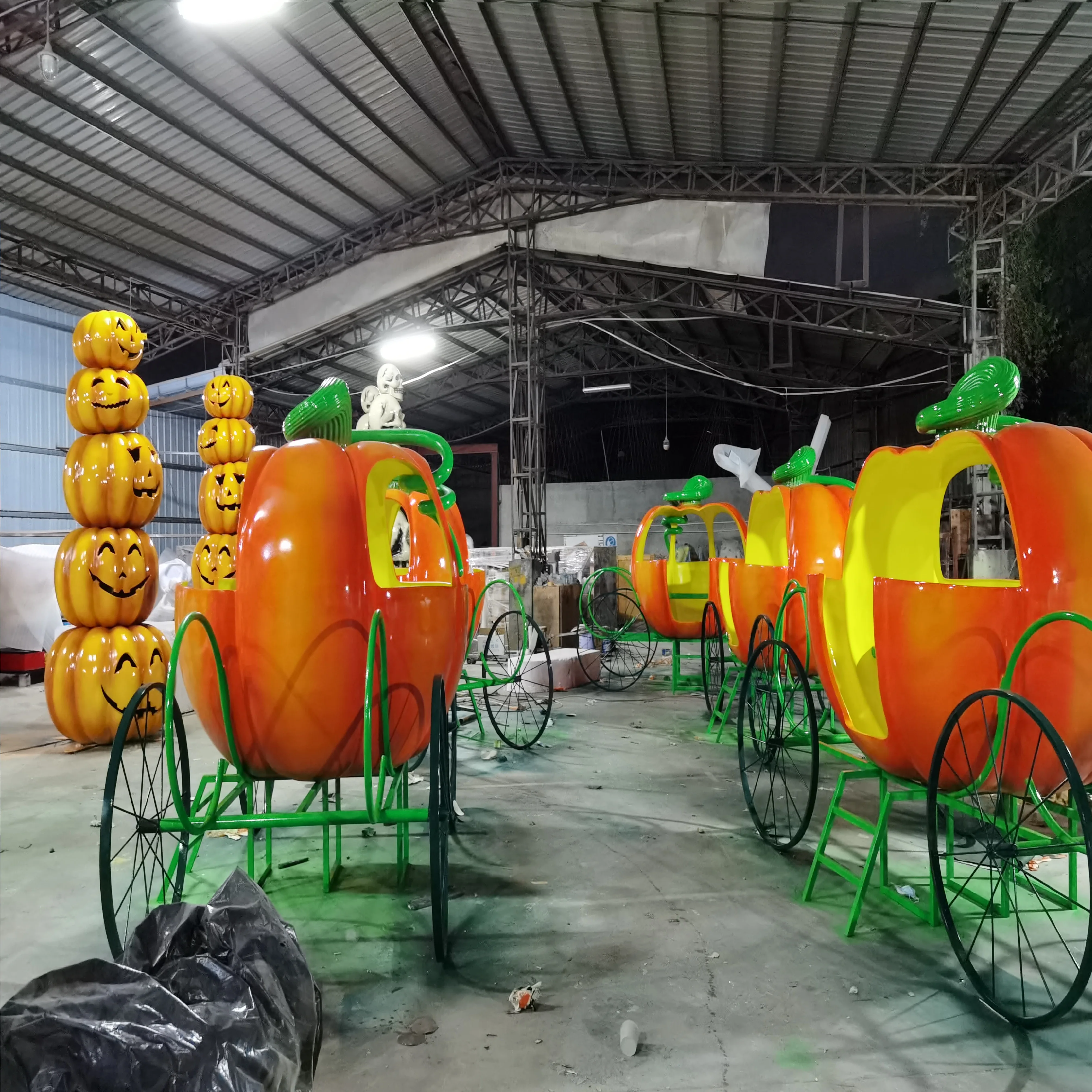 Life Size Pumpkin Carriage Fiberglass Decoration for Outdoor