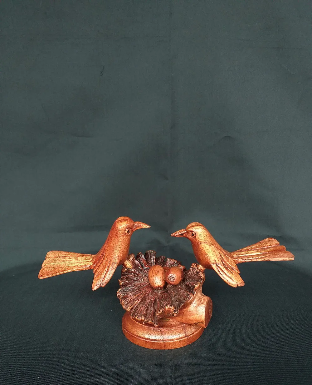 Custom Pine Wood Animal Statue Hand Carved Folk Art Engraved Statue for Home Decor and Gift