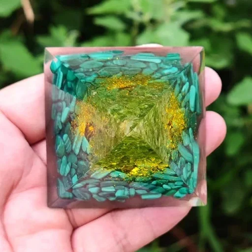 2022Tree of Life Orgone Pyramid Peridot Malachite Energy Chakra Reiki Meditation Tool PTSD Orgone, Orgone Accumulator, EMF Orgon