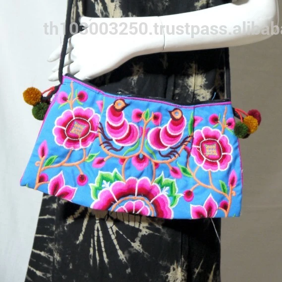 pom pom crossbody bolsa