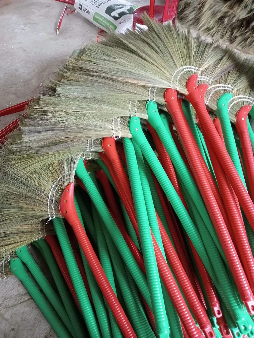 Natural Straw Grass Broom Cleaning Sweeping Brush And Broom Floor House
