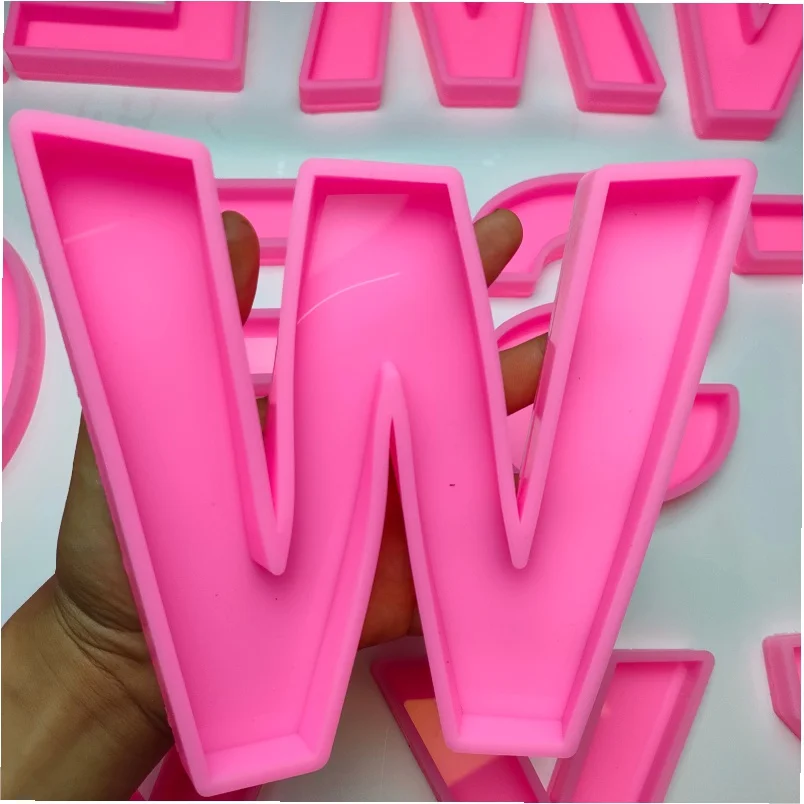 W.jpg