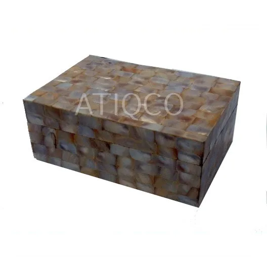 Hot Selling High Quality Smart Wooden Box Natural Bark Mango Wood With Lid Round Shape Lacquered Ethnic Design | Vintage Look