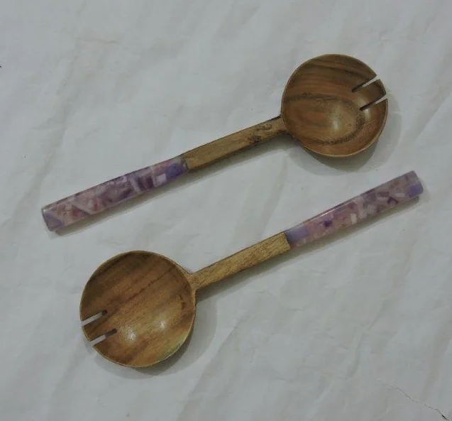 Ложка из дерева акации с разноцветной ручкой из смолы