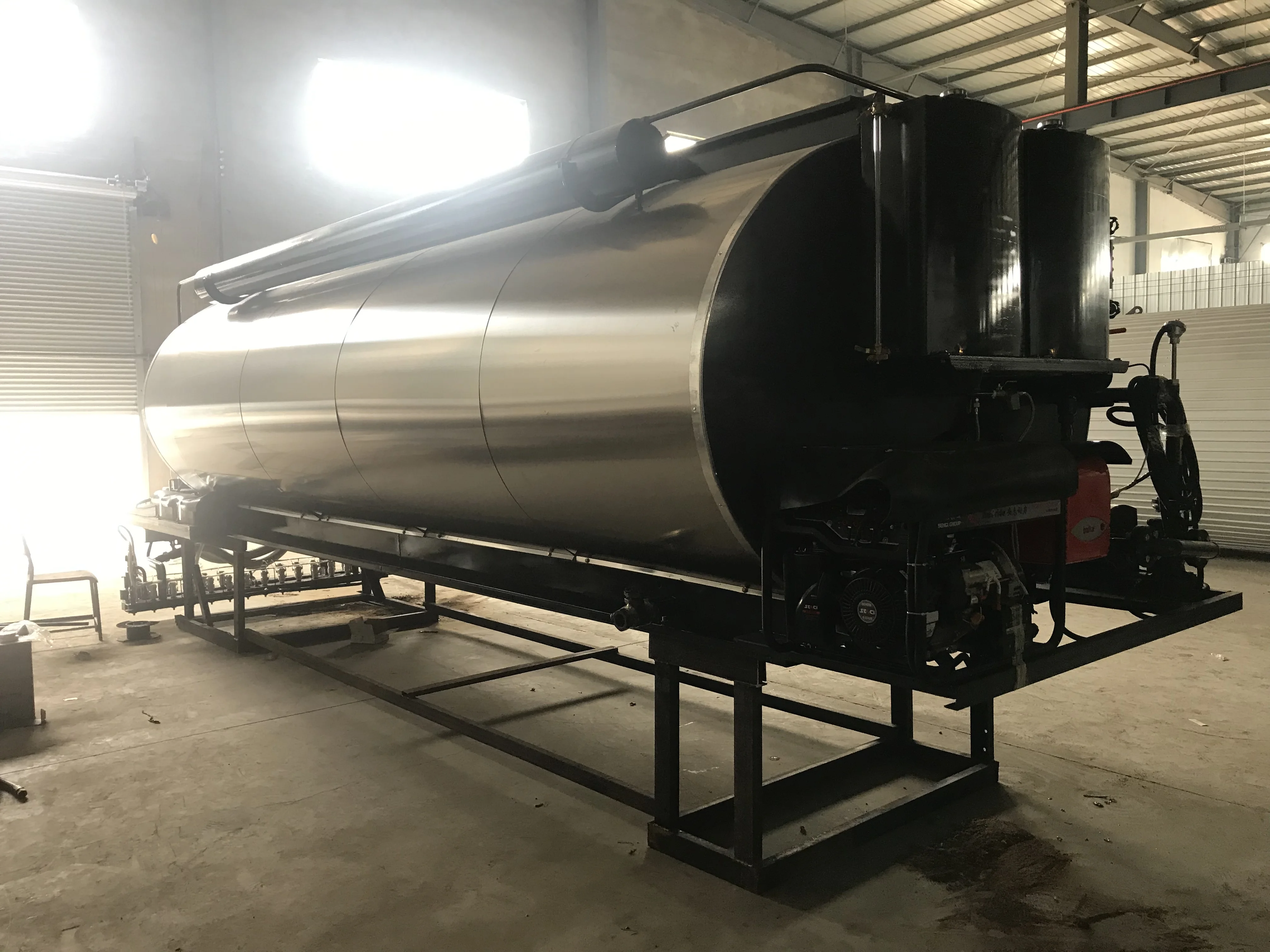 Асфальтовый бак асфальтовый станок