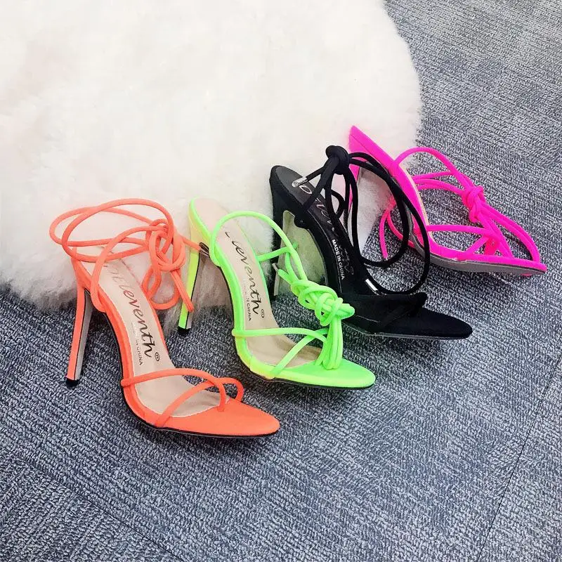 large narrow womens shoes