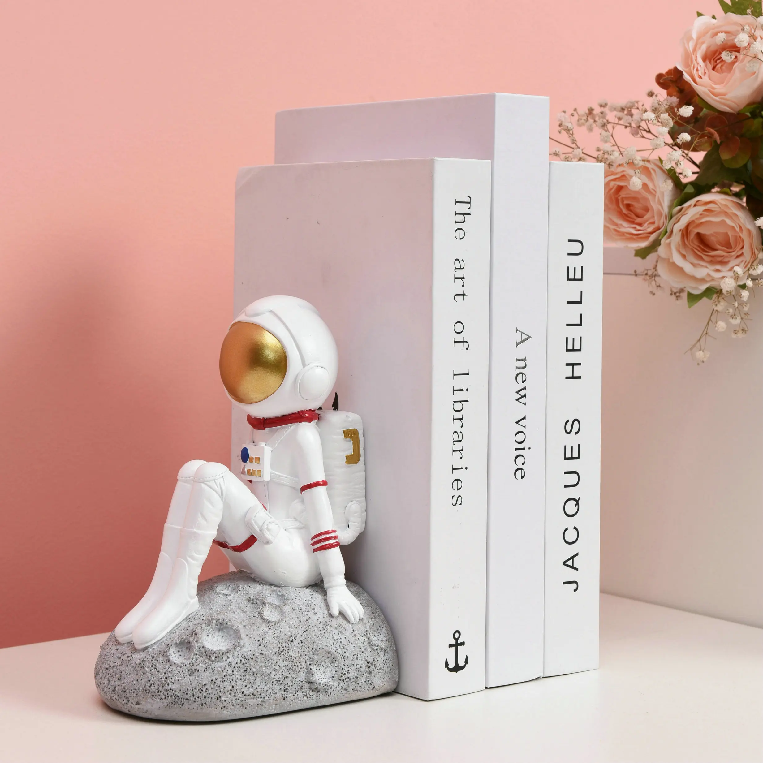 Astronaut hot decorative bookends,-pzl